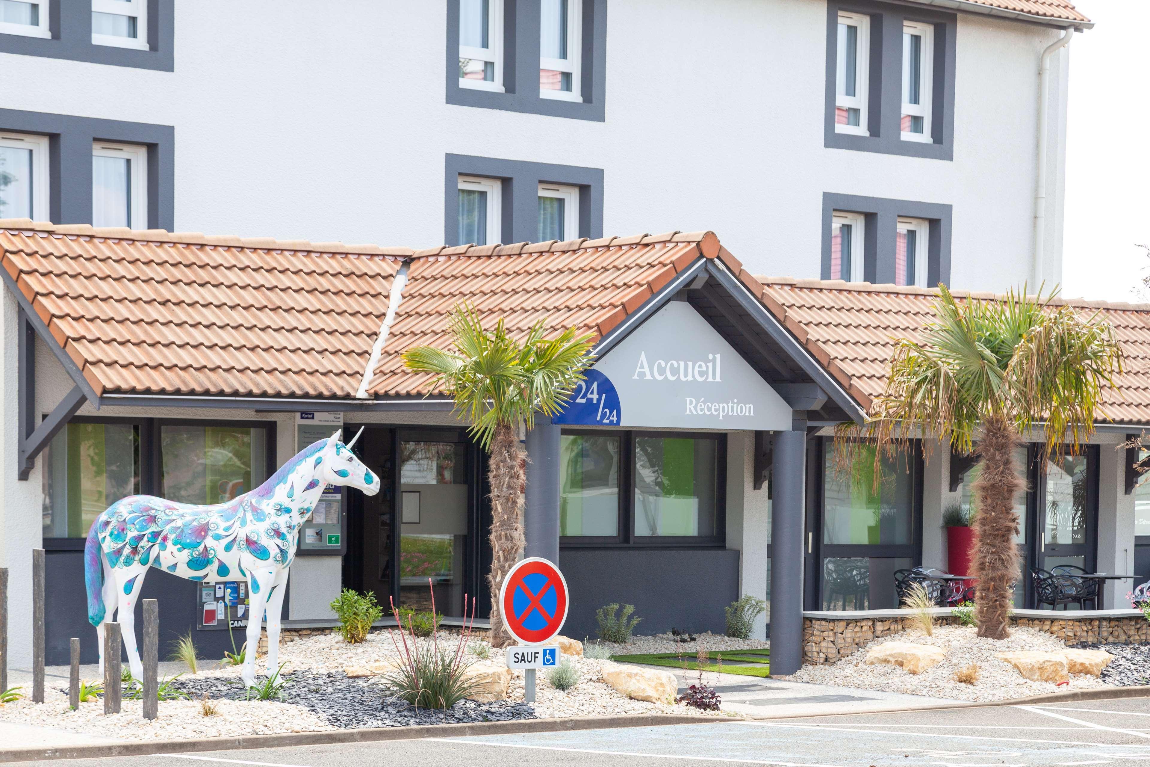 Kyriad Niort-Espace Mendesfrance Экстерьер фото