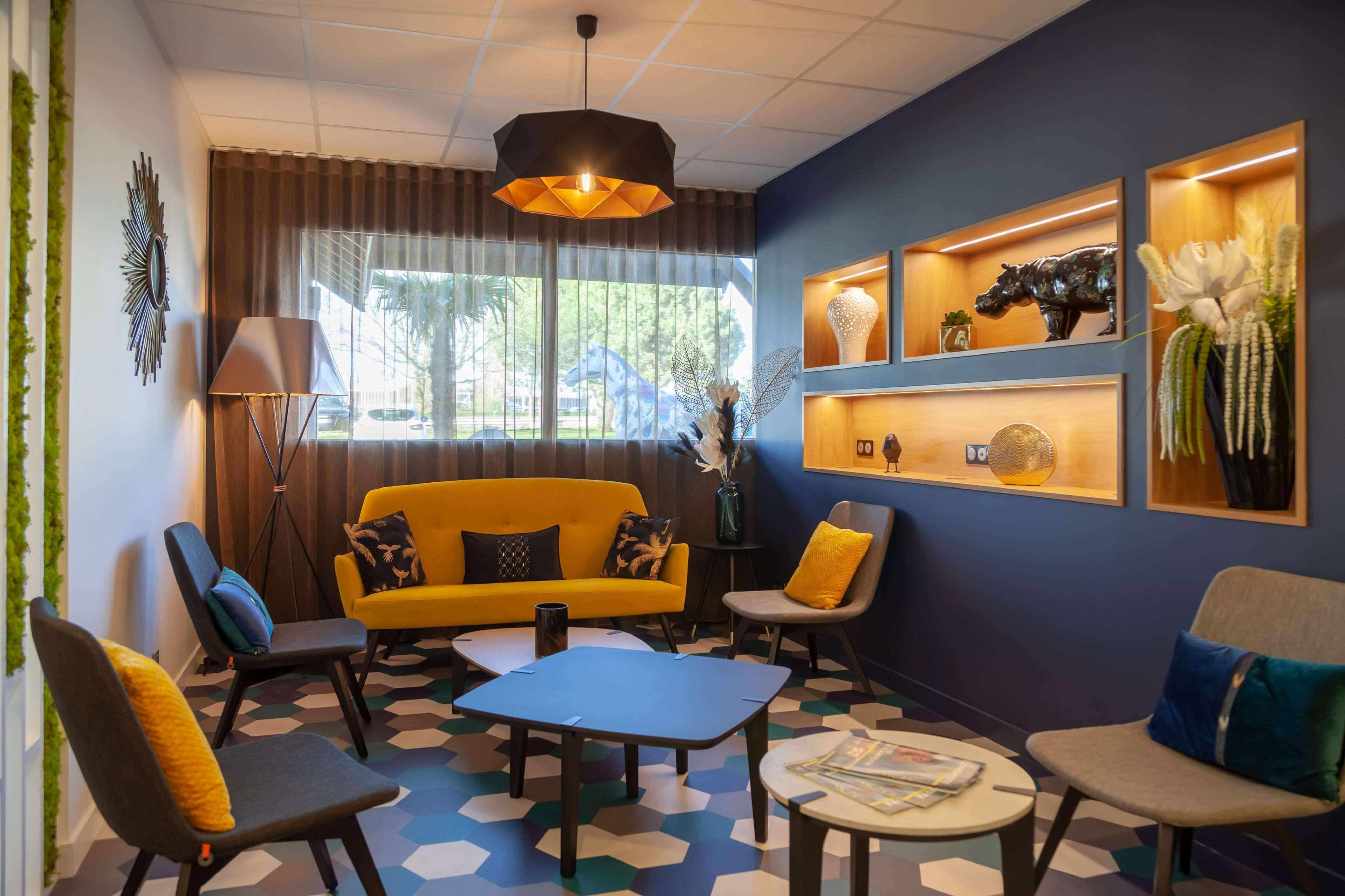 Kyriad Niort-Espace Mendesfrance Экстерьер фото