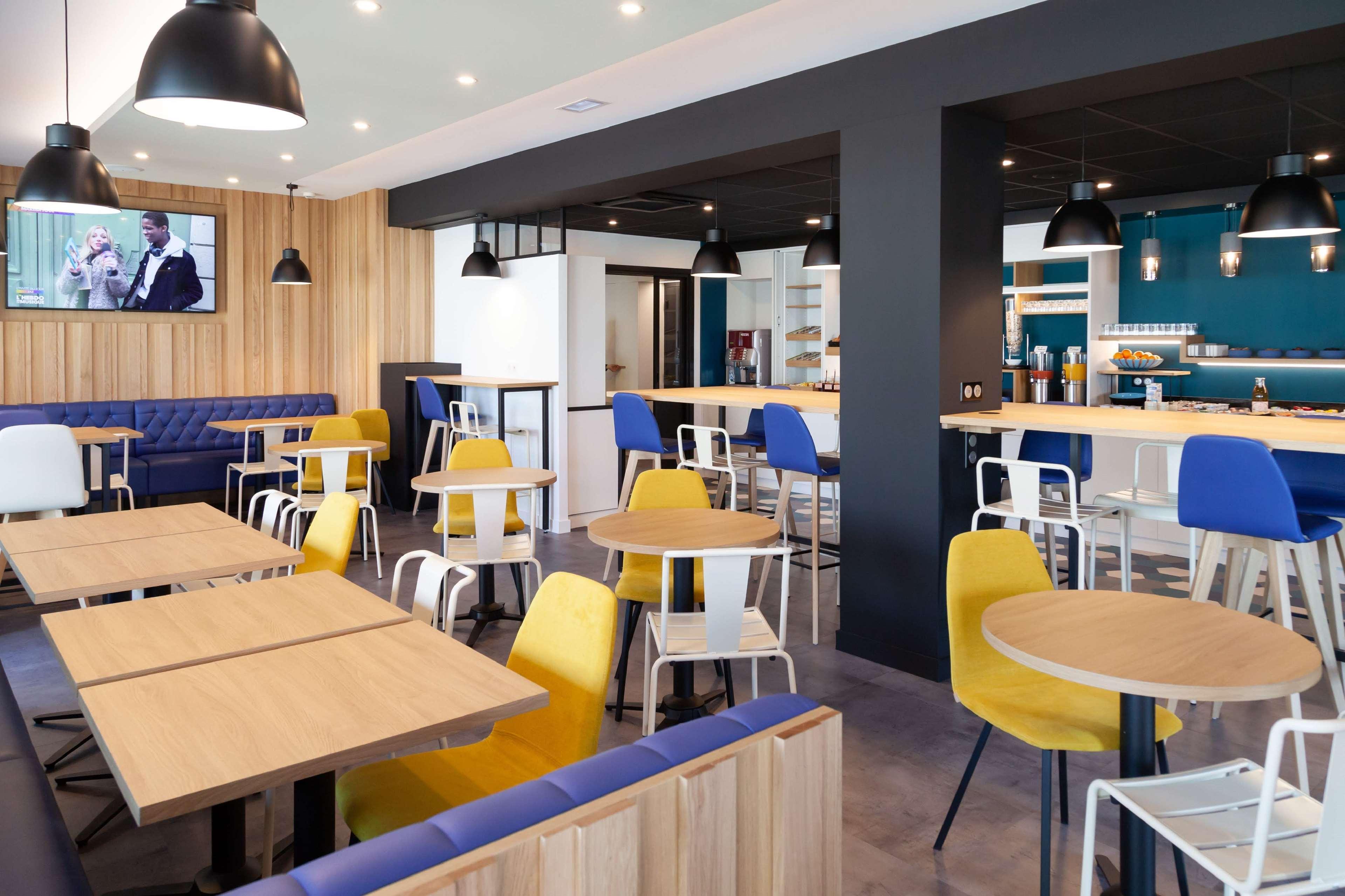 Kyriad Niort-Espace Mendesfrance Экстерьер фото