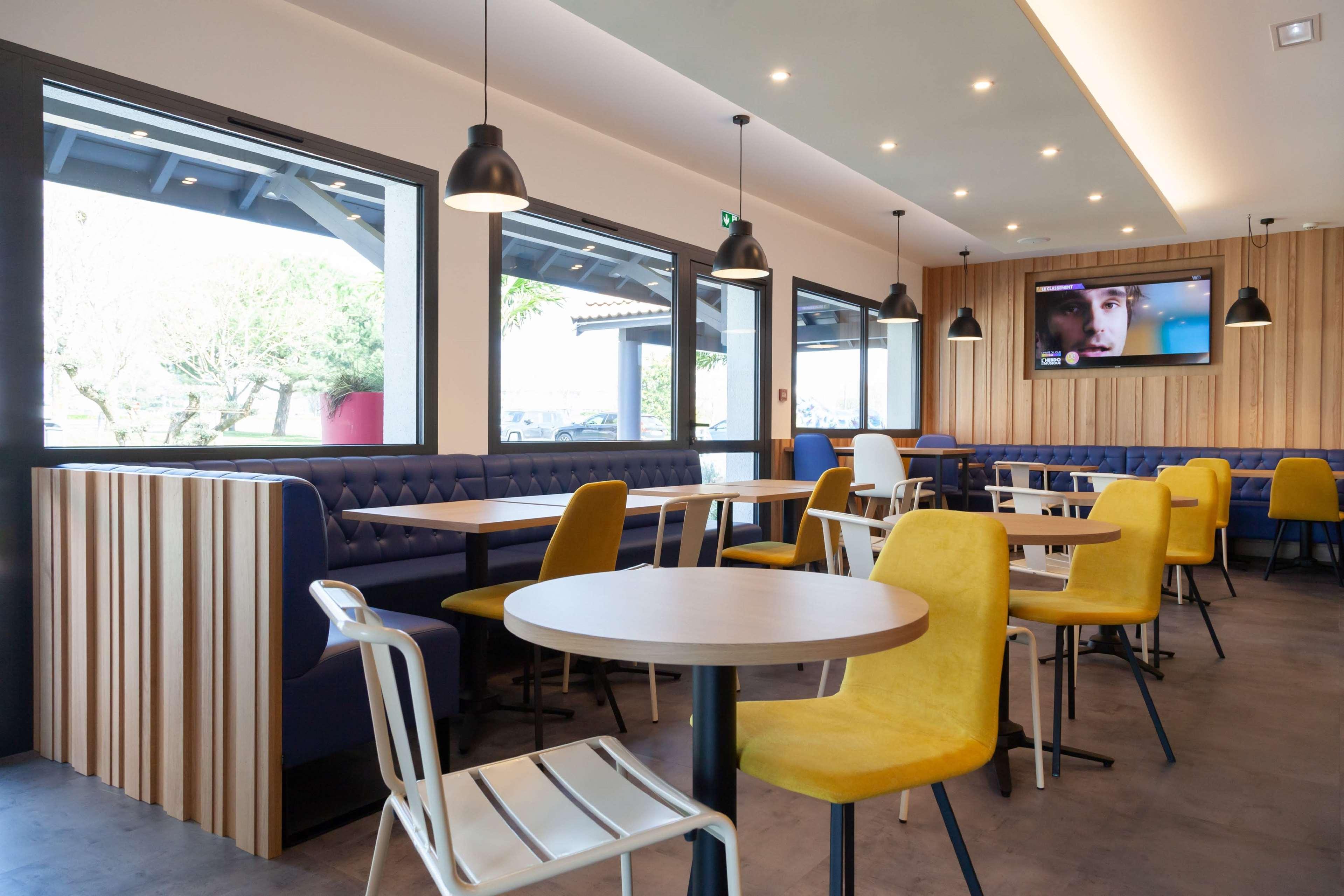 Kyriad Niort-Espace Mendesfrance Экстерьер фото