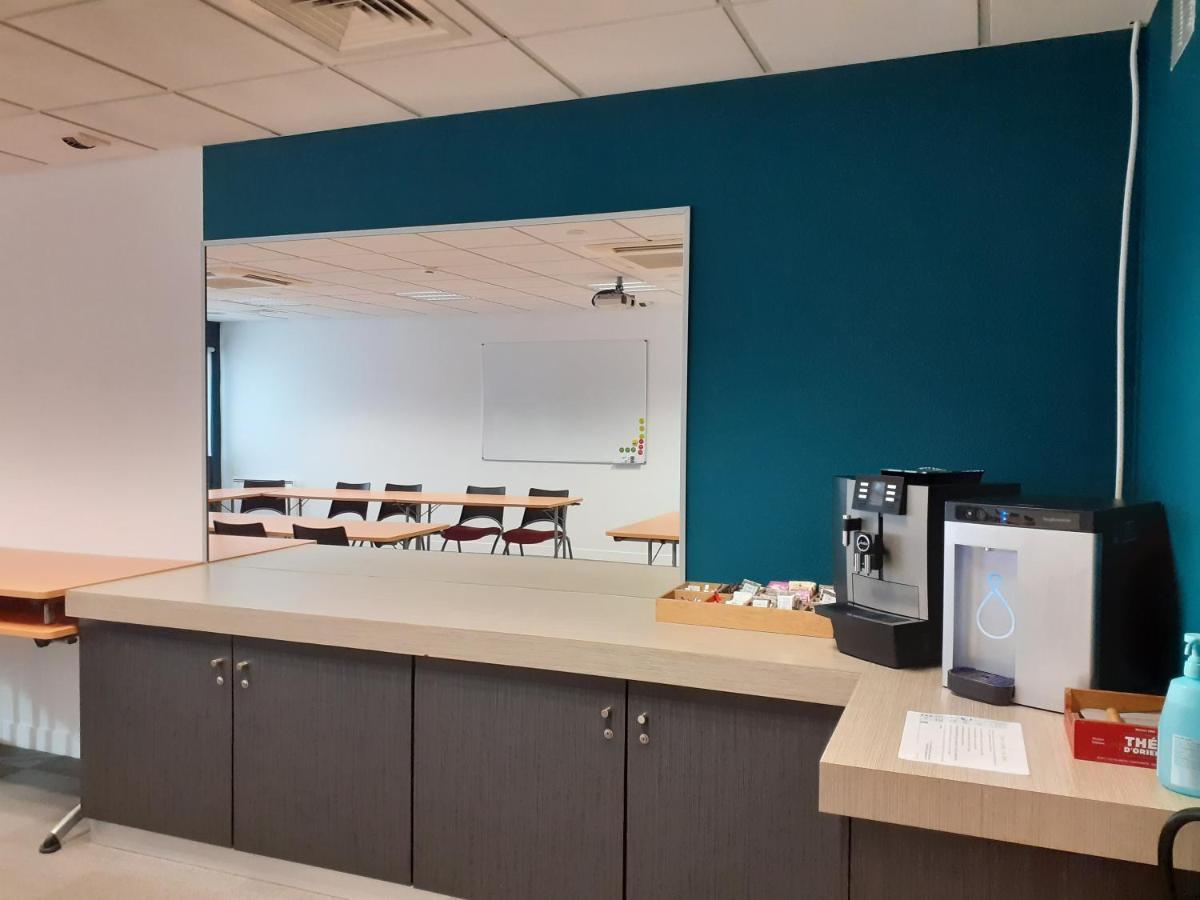 Kyriad Niort-Espace Mendesfrance Экстерьер фото