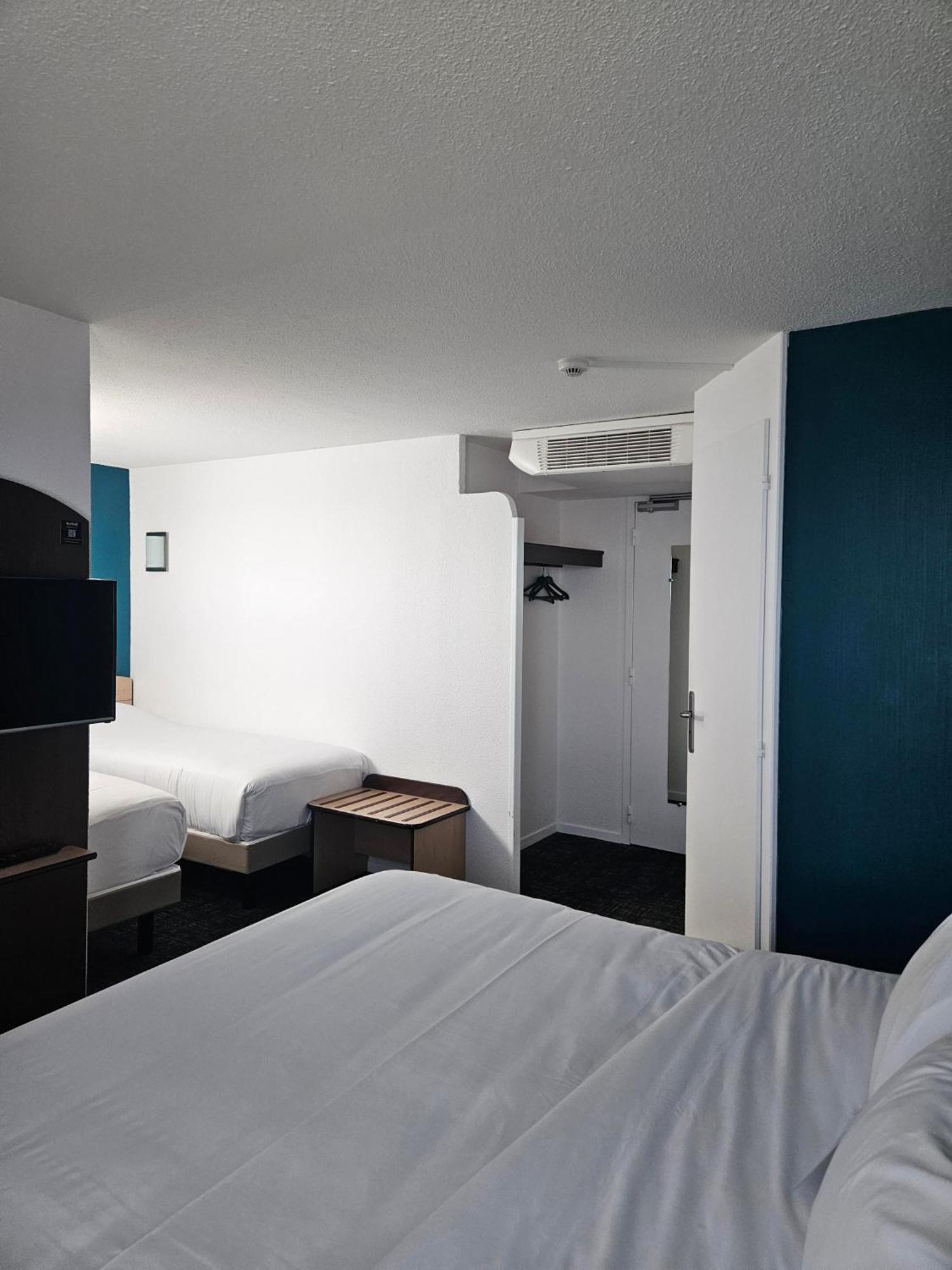 Kyriad Niort-Espace Mendesfrance Экстерьер фото