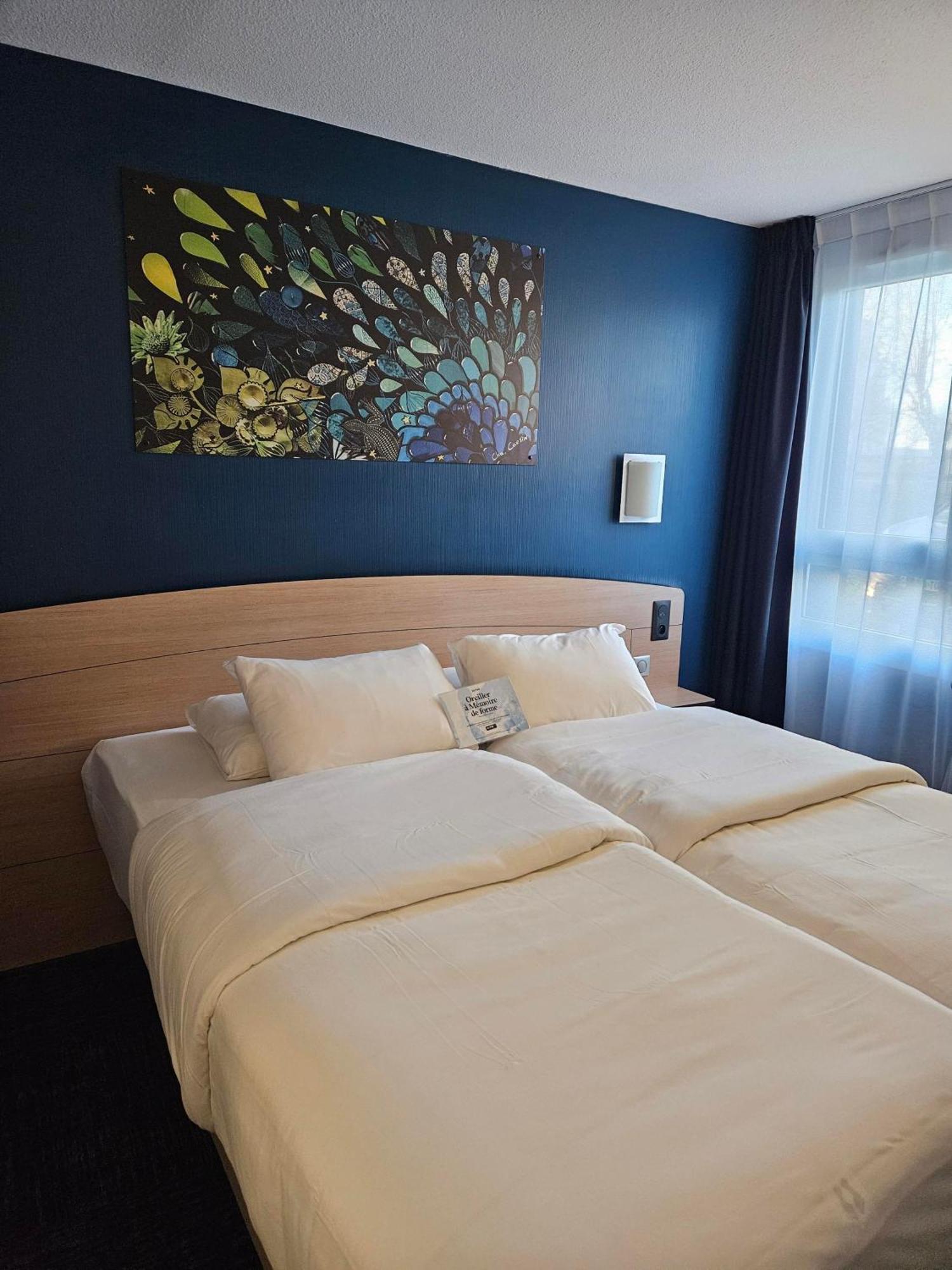 Kyriad Niort-Espace Mendesfrance Экстерьер фото
